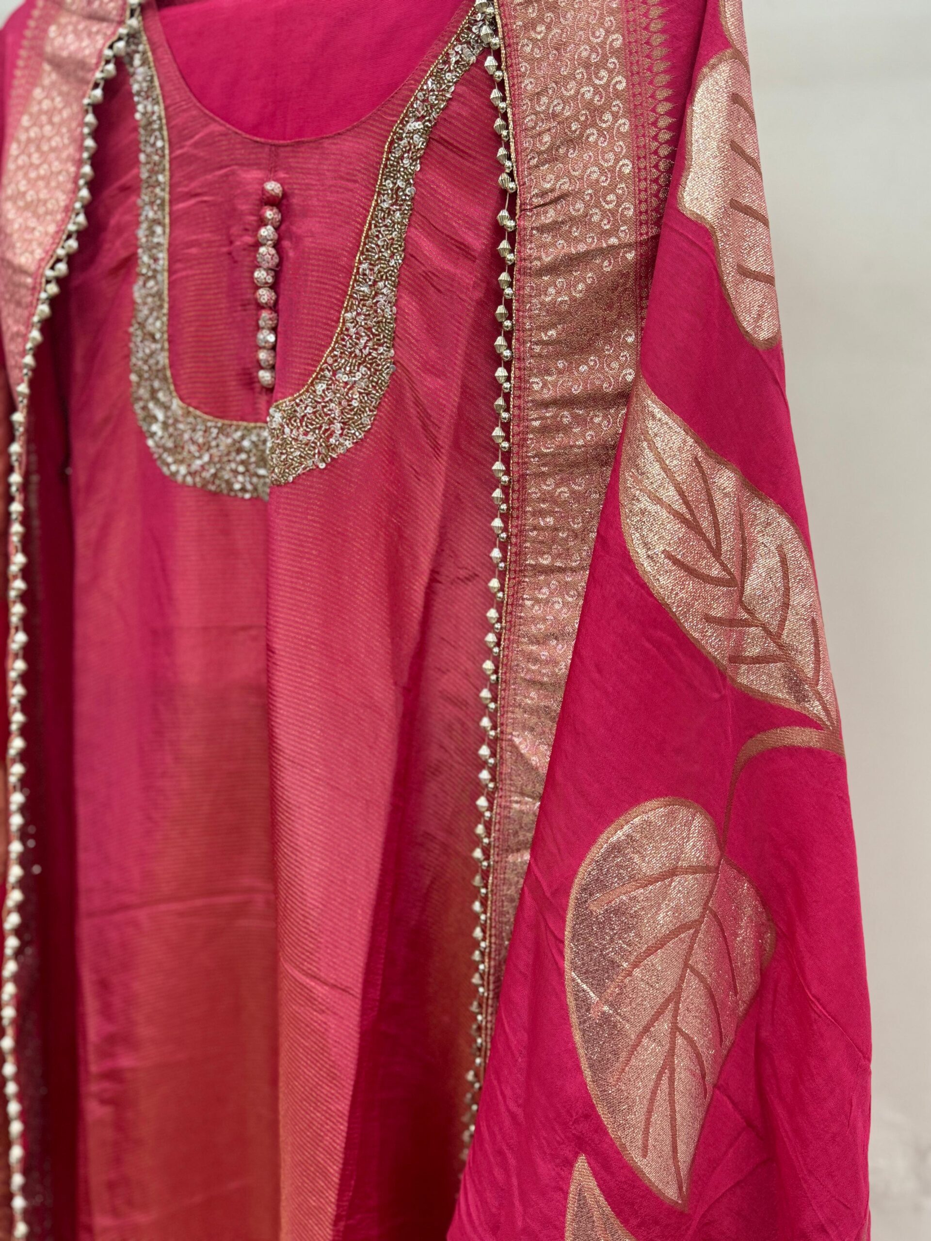 Pink Tissue Kurta With Gold Lurex Work - Image 3