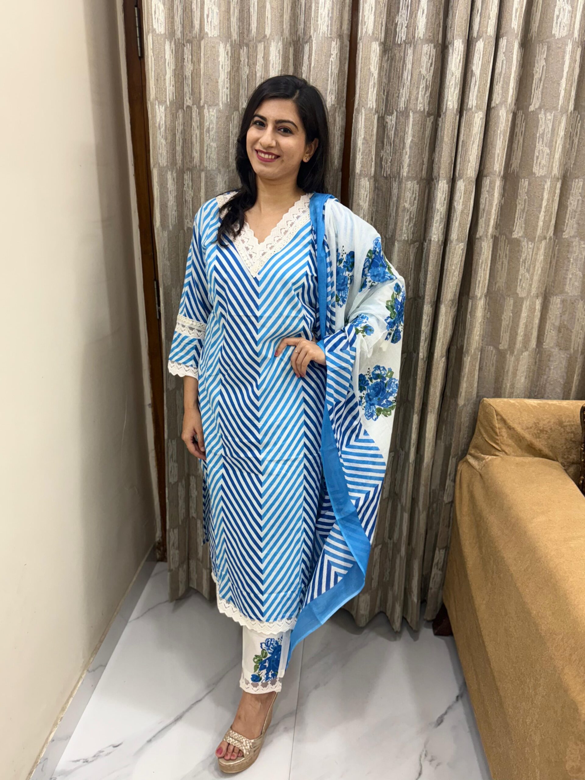 Phool Lehriya Suit Set - Image 4