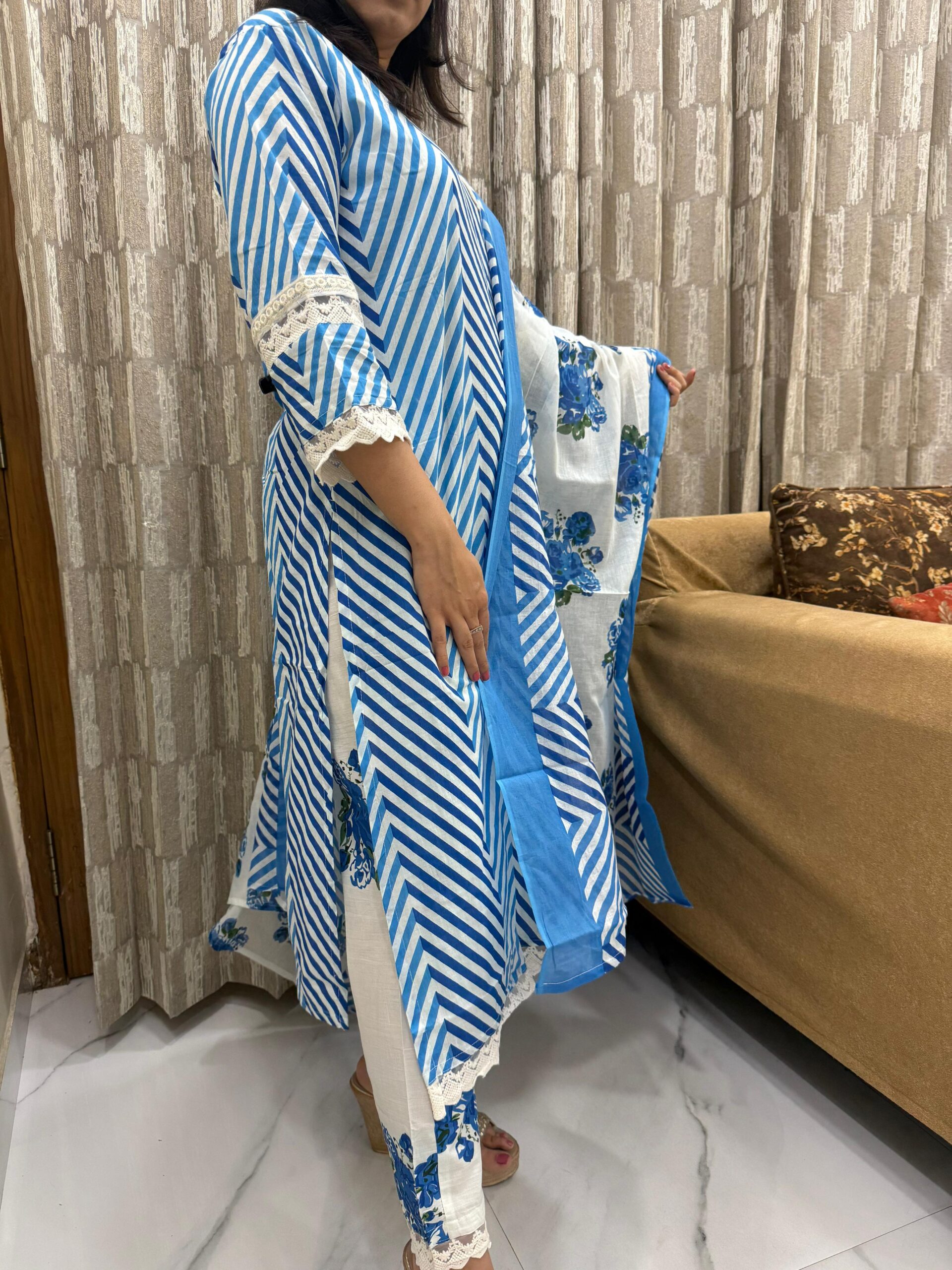 Phool Lehriya Suit Set - Image 3