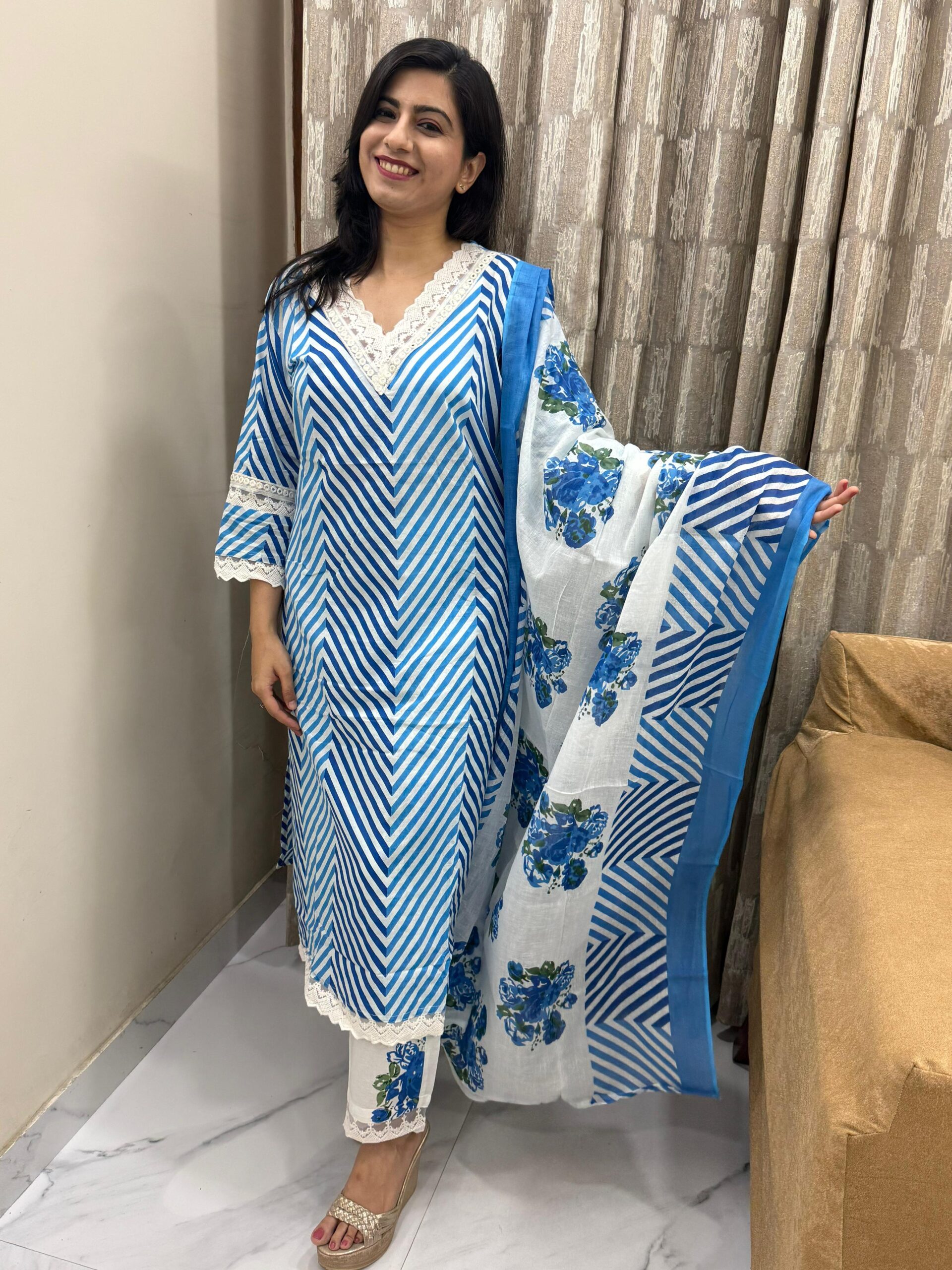 Phool Lehriya Suit Set - Image 1